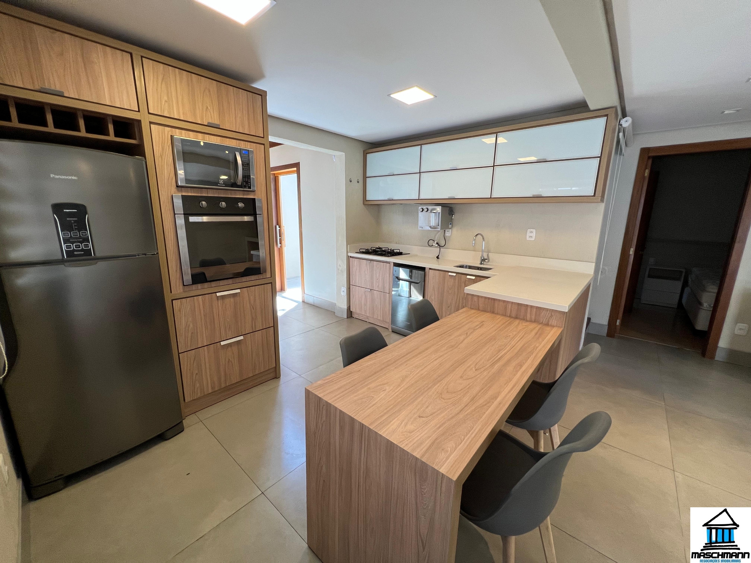 Casa Semi Mobiliada em Condomínio Fechado na Vila Suzana – Amplitude, Conforto e Natureza