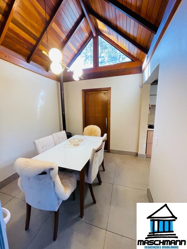 Casa Semi Mobiliada em Condomínio Fechado na Vila Suzana – Amplitude, Conforto e Natureza