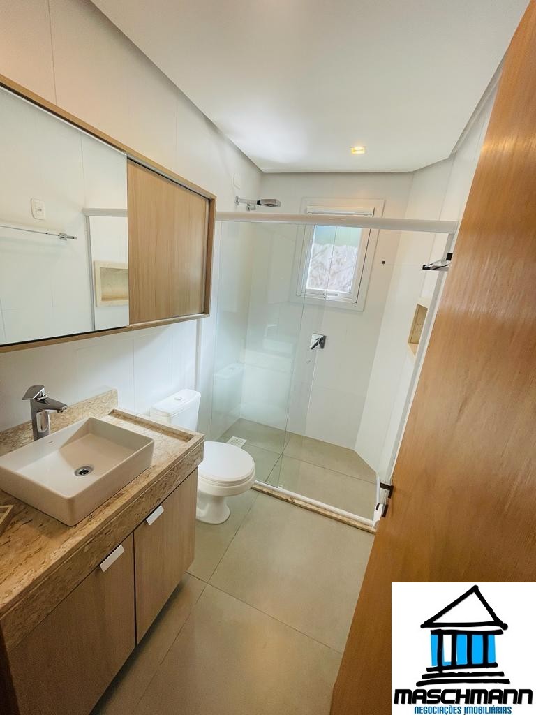 Casa Semi Mobiliada em Condomínio Fechado na Vila Suzana – Amplitude, Conforto e Natureza