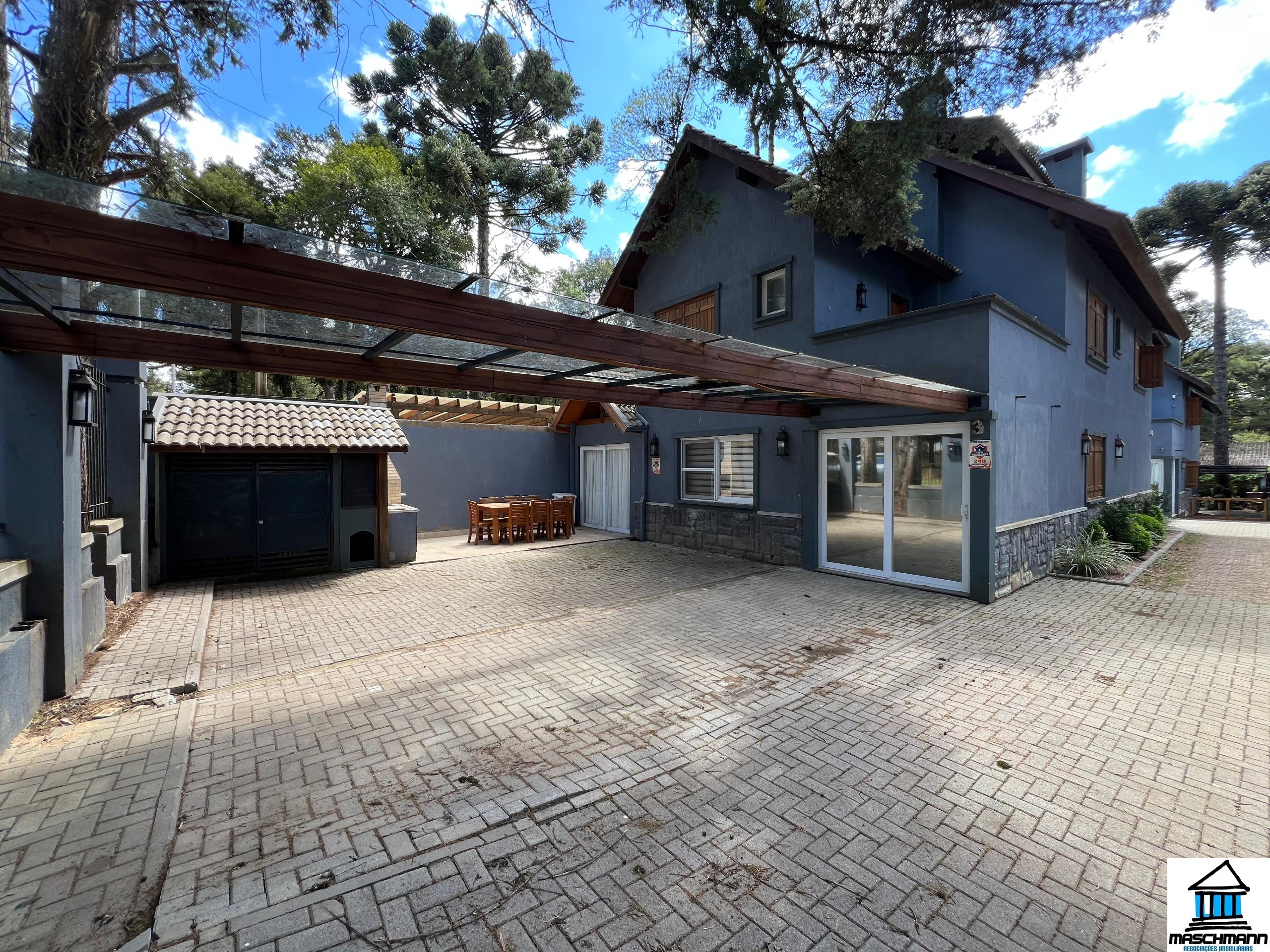 Casa Semi Mobiliada em Condomínio Fechado na Vila Suzana – Amplitude, Conforto e Natureza