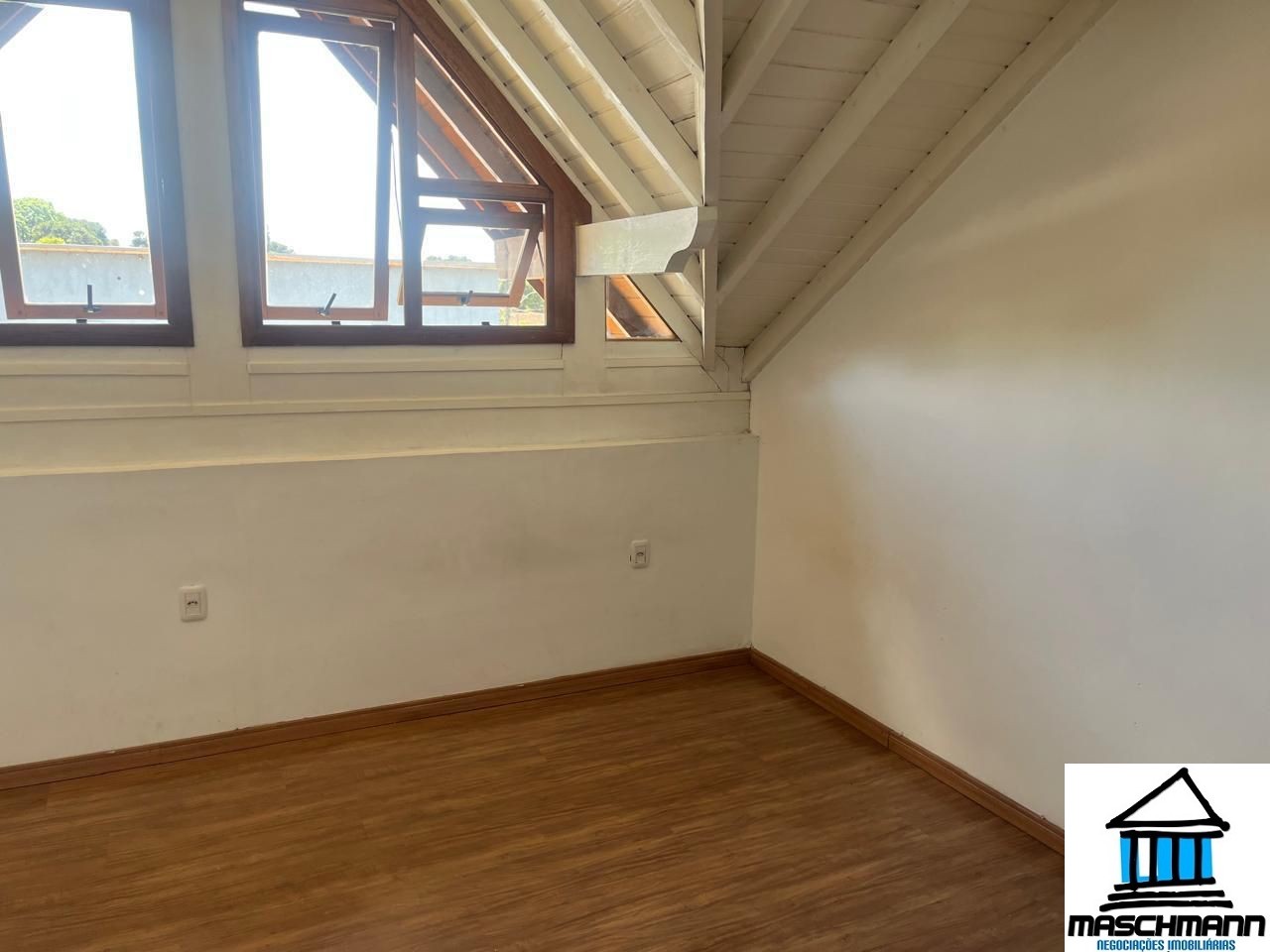 Oportunidade Rara no Centro de Canela — Casa 3 quartos, 127 m² por R$ 559 Mil