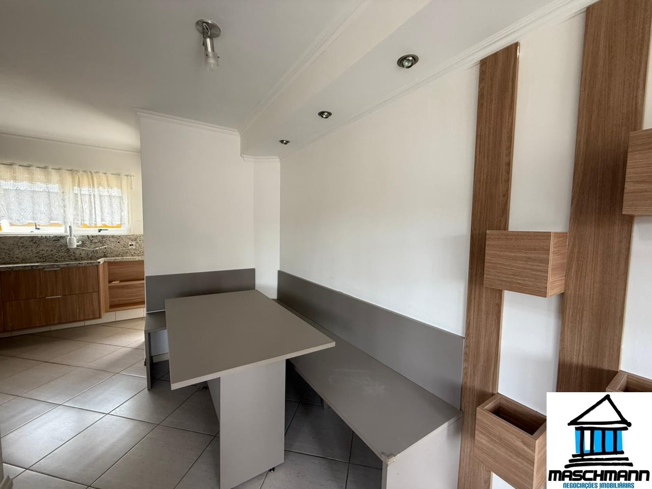 Casa de 2 auartos mobiliada no bairro Vila Luíza Canela