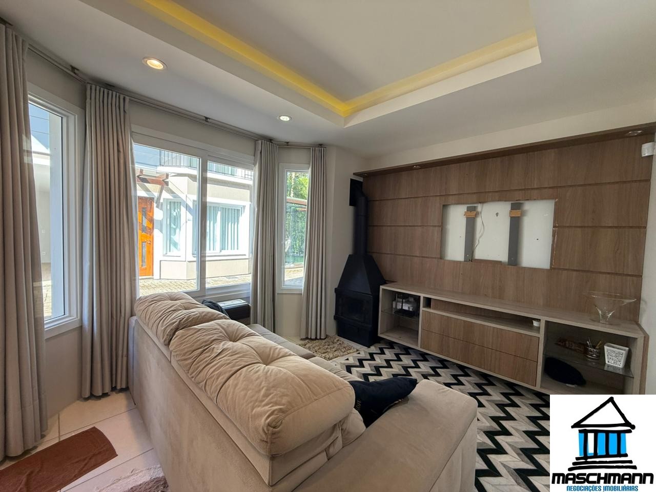 Casa 3 suítes para Venda no bairro Suzana em Canela