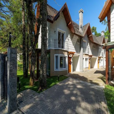 Casa 3 suítes para Venda no bairro Suzana em Canela