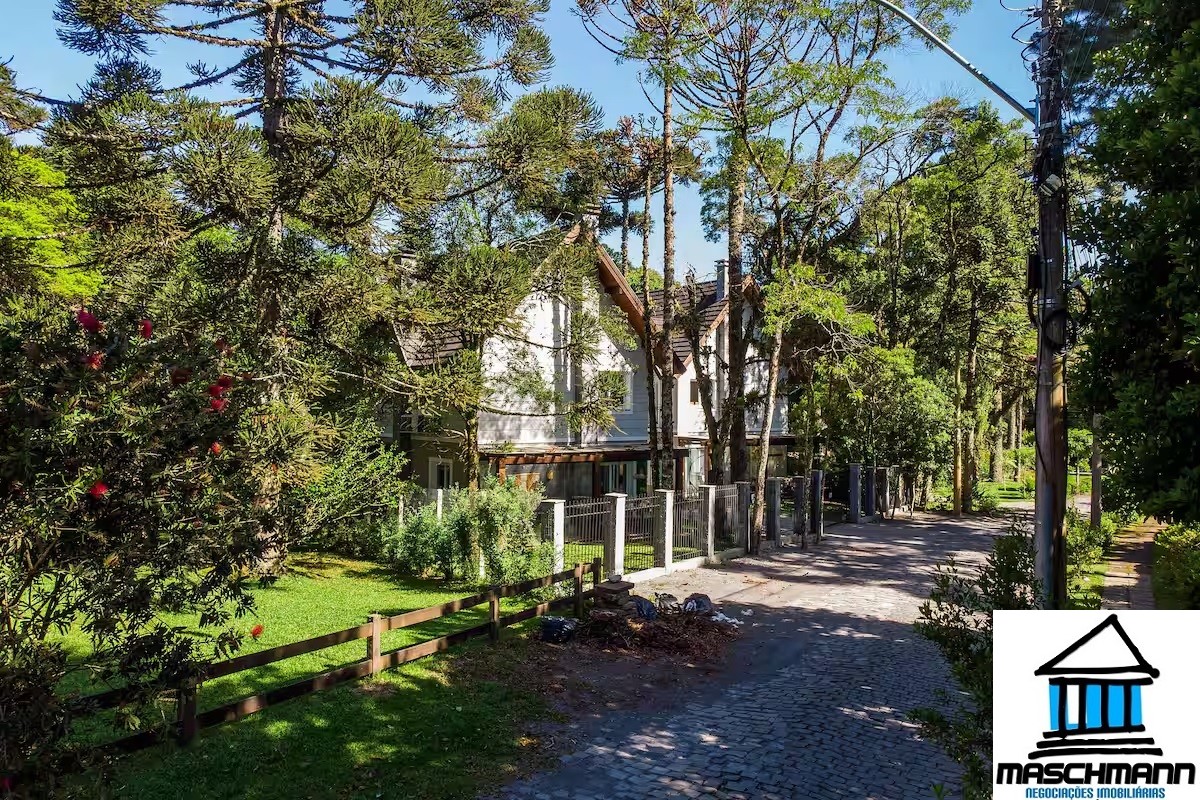 Casa 3 suítes para Venda no bairro Suzana em Canela