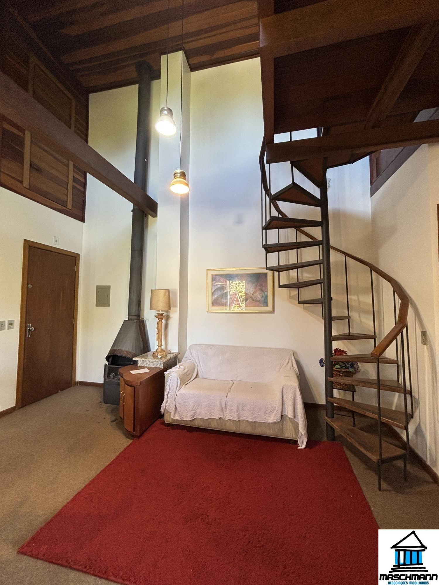 Apartamento Duplex de 2 dormitóiros mobiliado no bairro Planalto Gramado