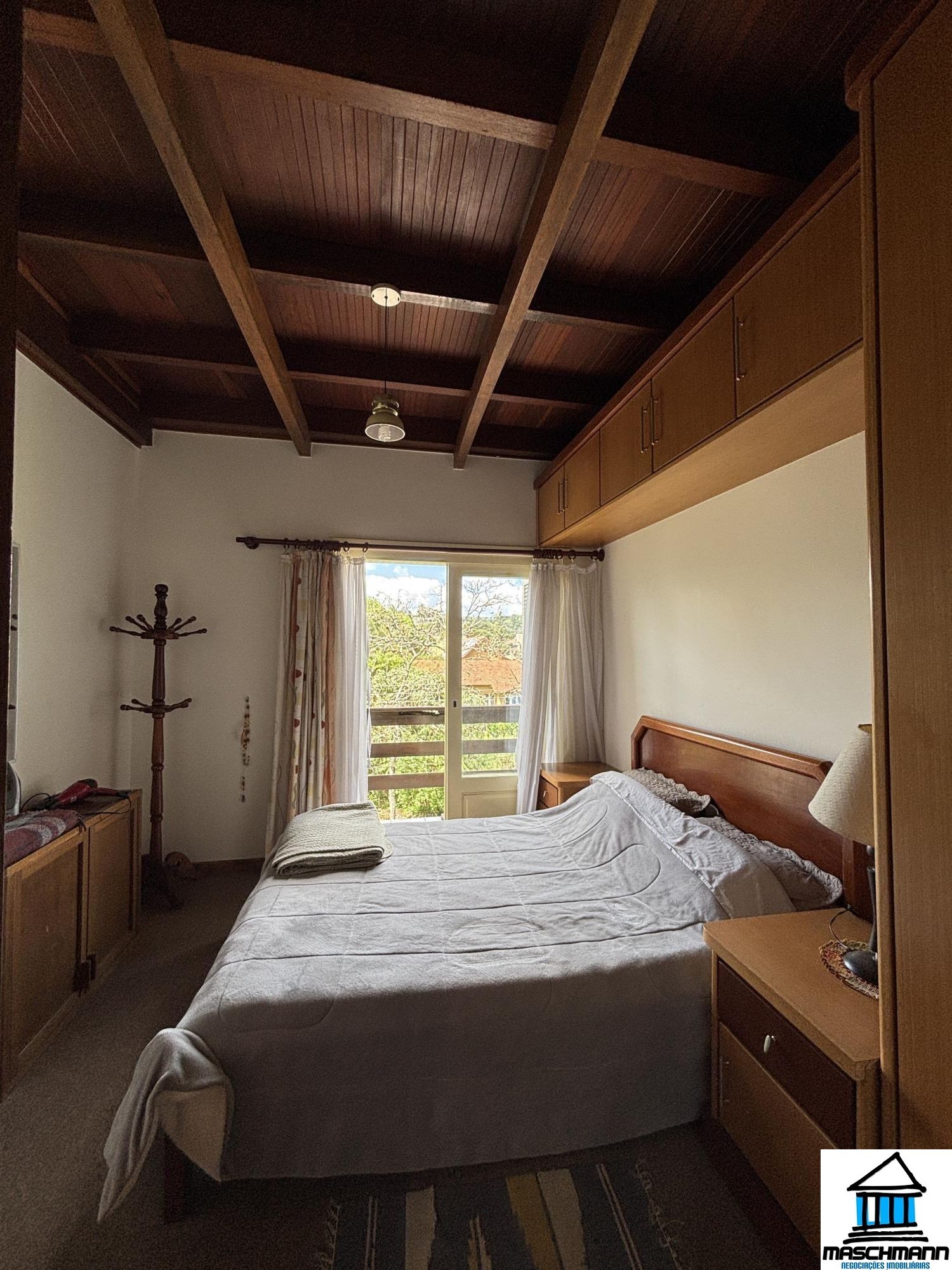 Apartamento Duplex de 2 dormitóiros mobiliado no bairro Planalto Gramado