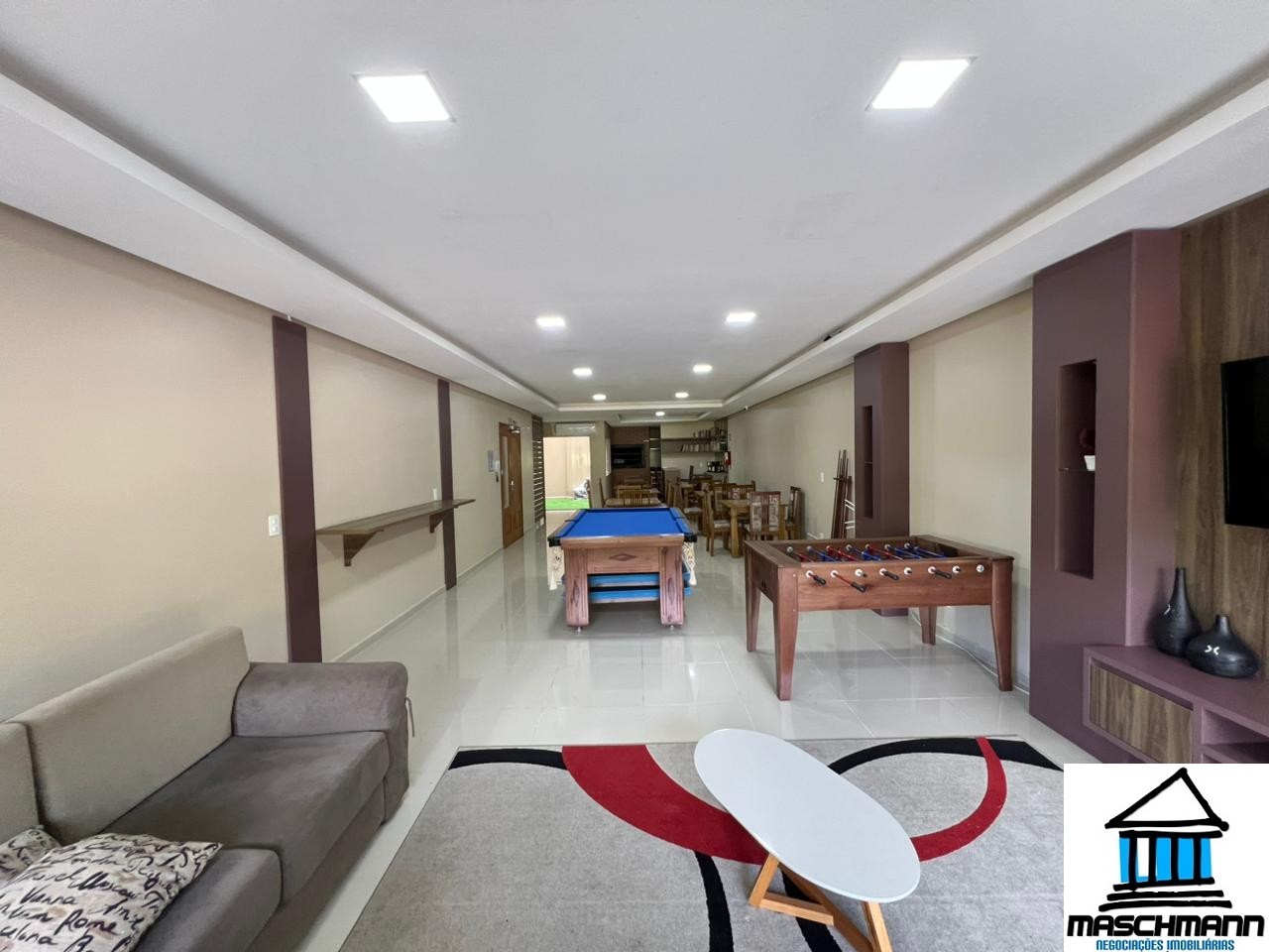 Apartamento de 2 dormitórios mobiliado no centro de Canela