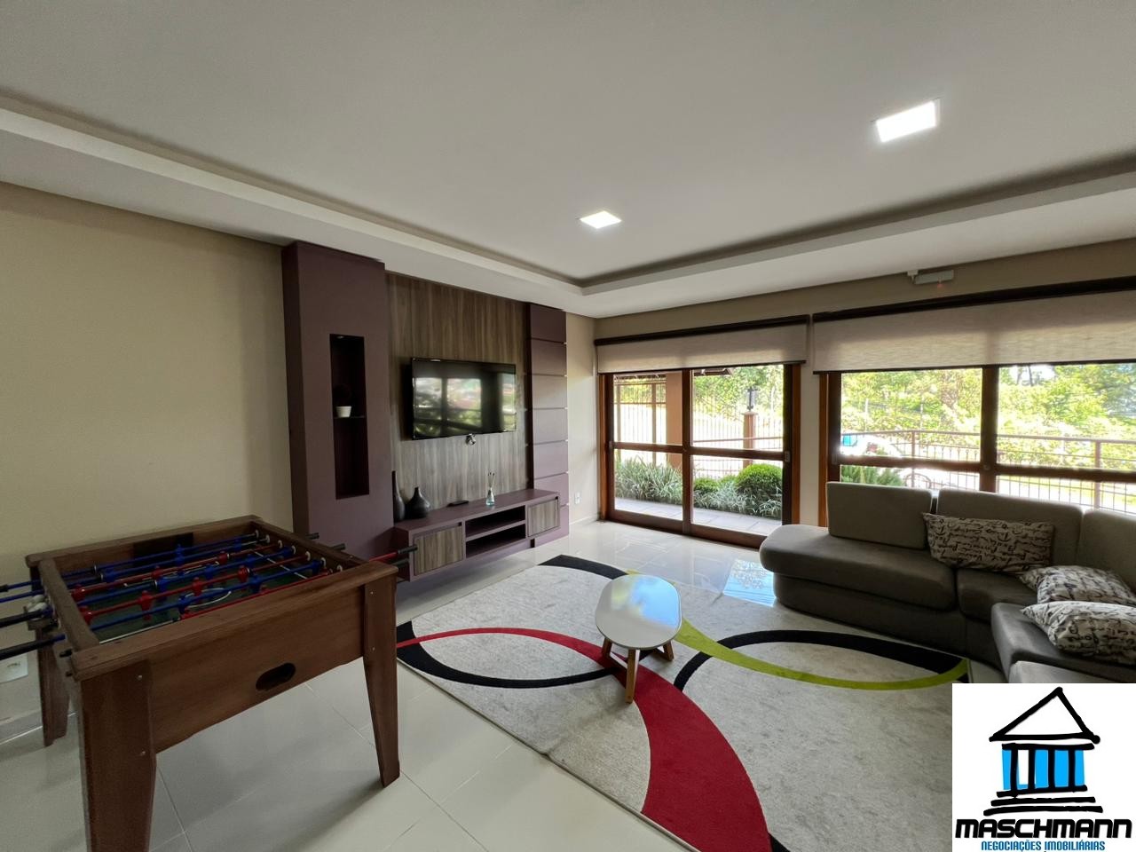 Apartamento de 2 dormitórios mobiliado no centro de Canela