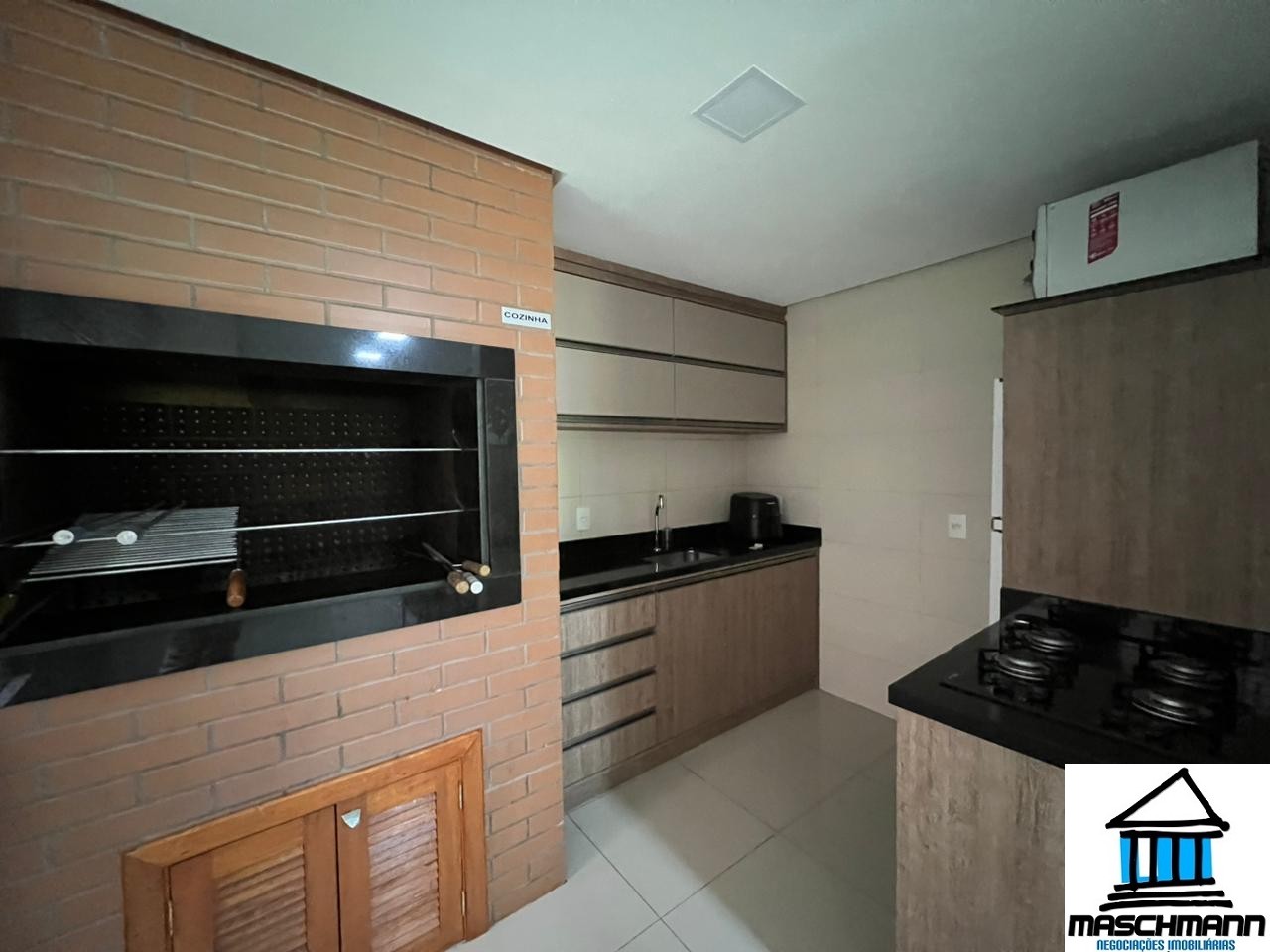 Apartamento de 2 dormitórios mobiliado no centro de Canela