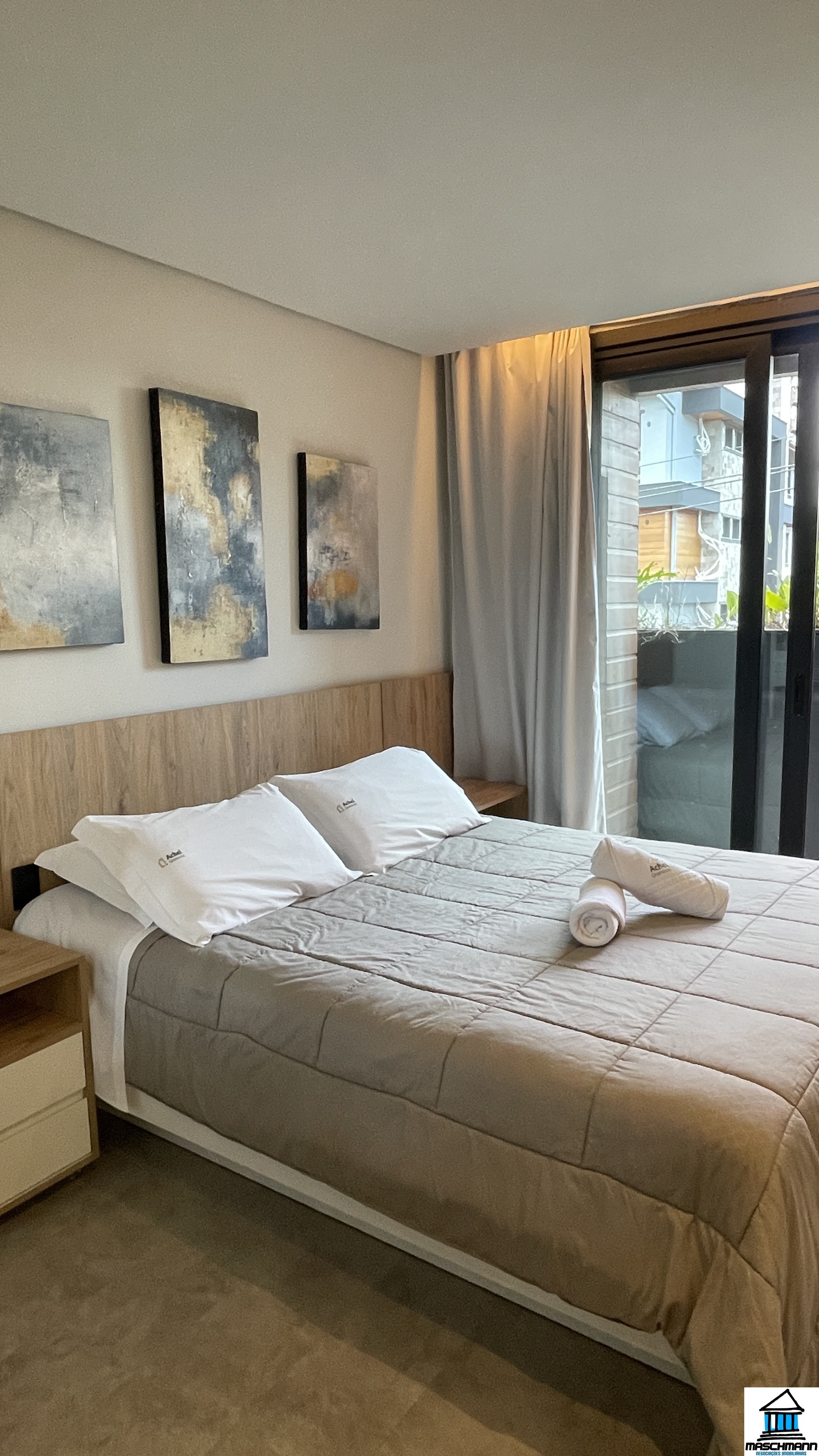 Apartamento 1 Dormitório mobiliado com terraço perfeito para locação em Canela