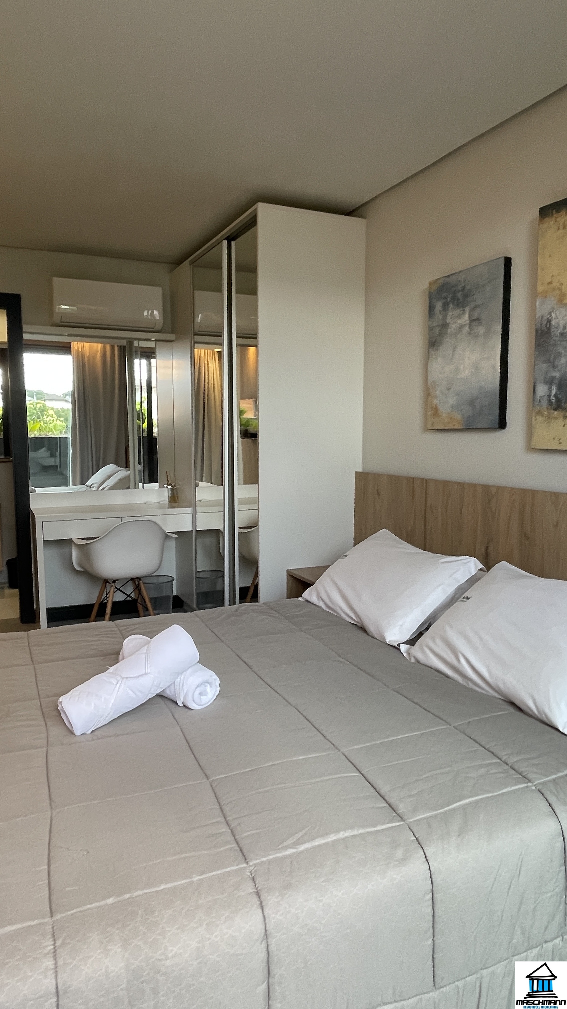 Apartamento 1 Dormitório mobiliado com terraço perfeito para locação em Canela