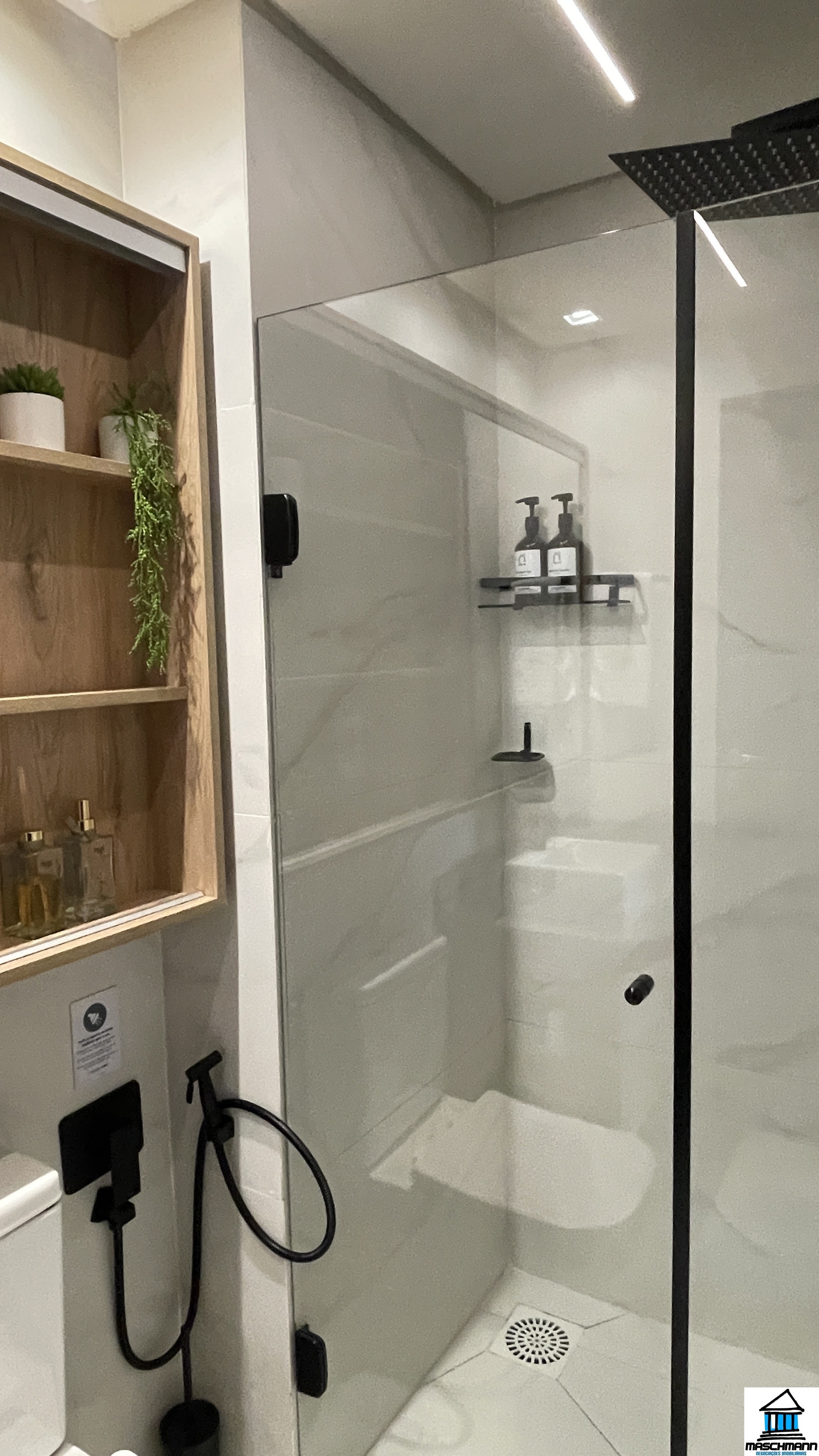 Apartamento 1 Dormitório mobiliado com terraço perfeito para locação em Canela