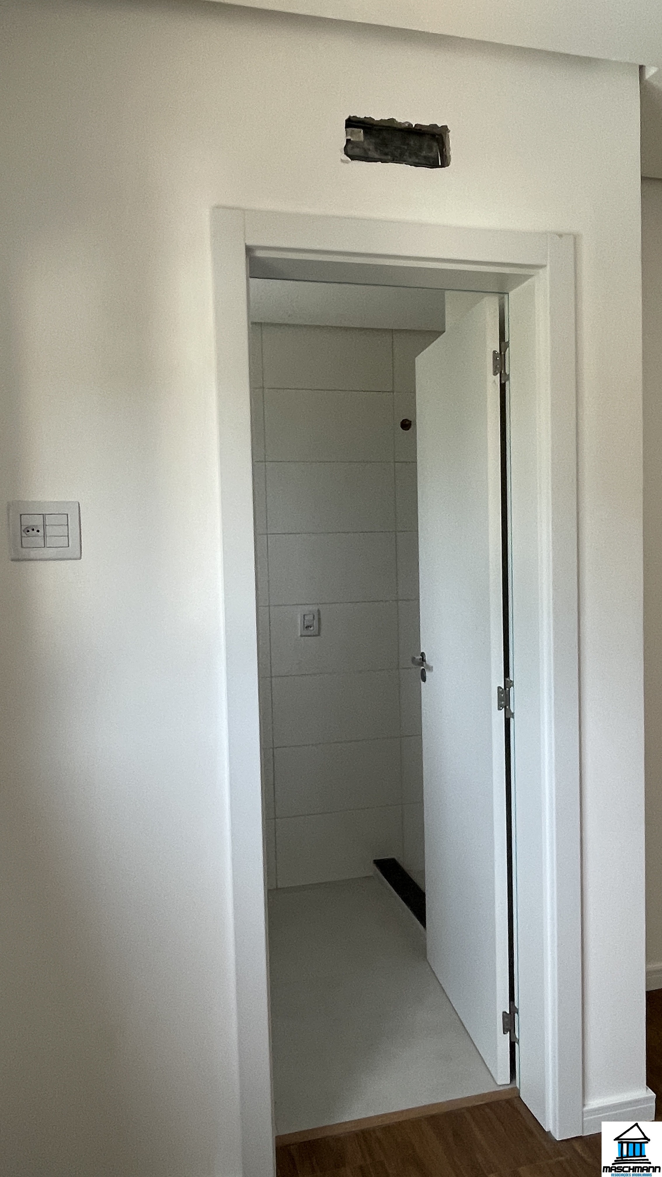 Apartamento novo de 1 suíte a apenas 2 km da Rua Coberta de Gramado