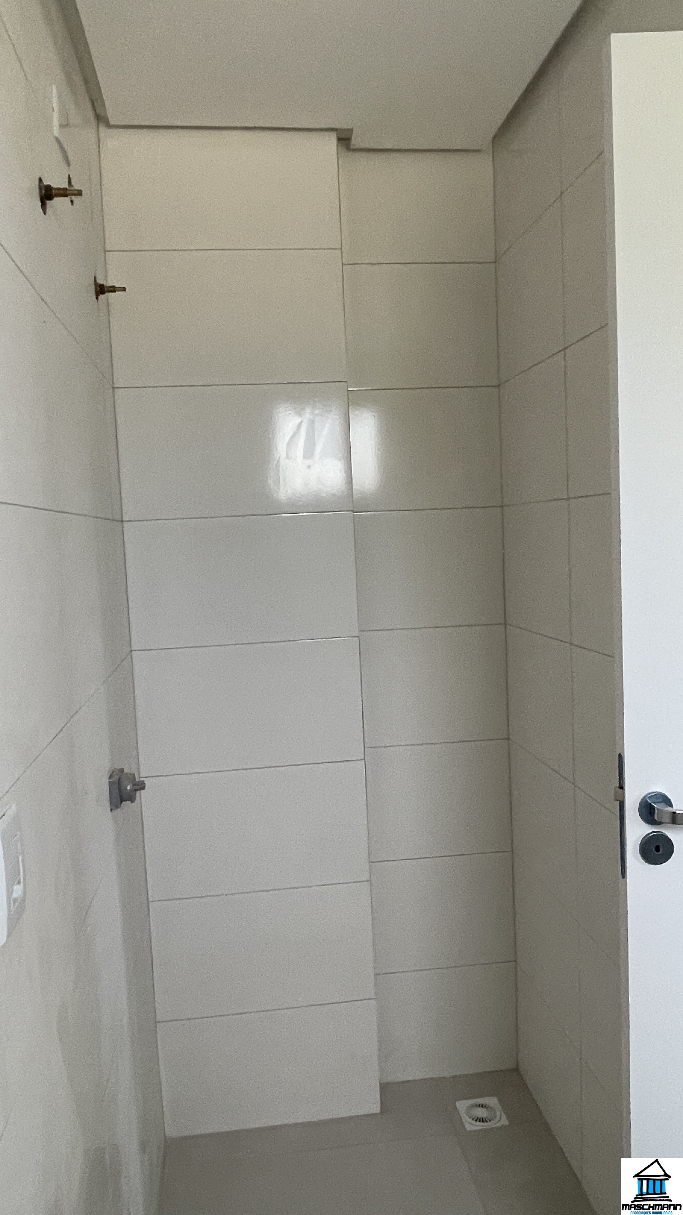 Apartamento novo de 1 suíte a apenas 2 km da Rua Coberta de Gramado