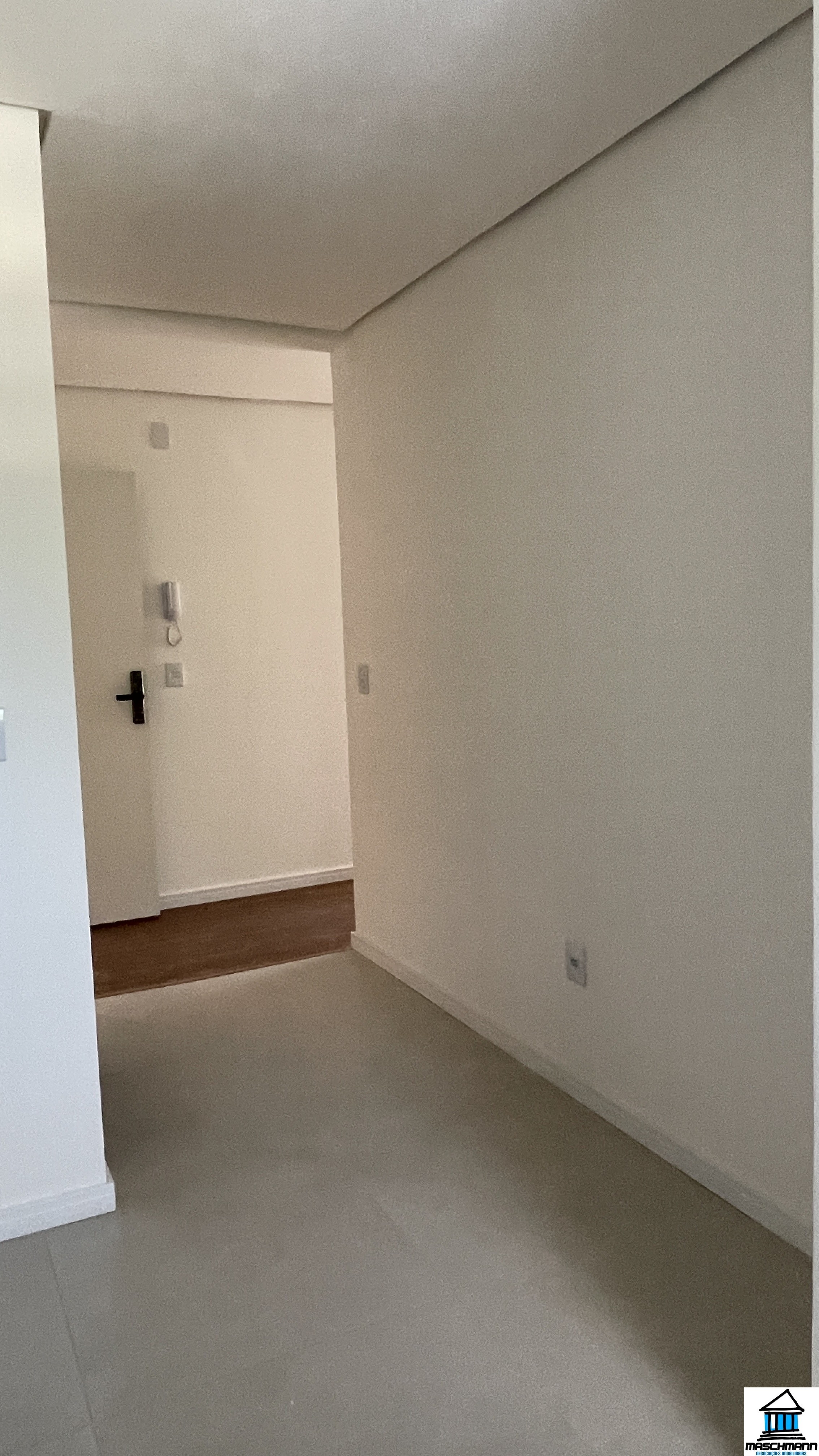 Apartamento novo de 1 suíte a apenas 2 km da Rua Coberta de Gramado