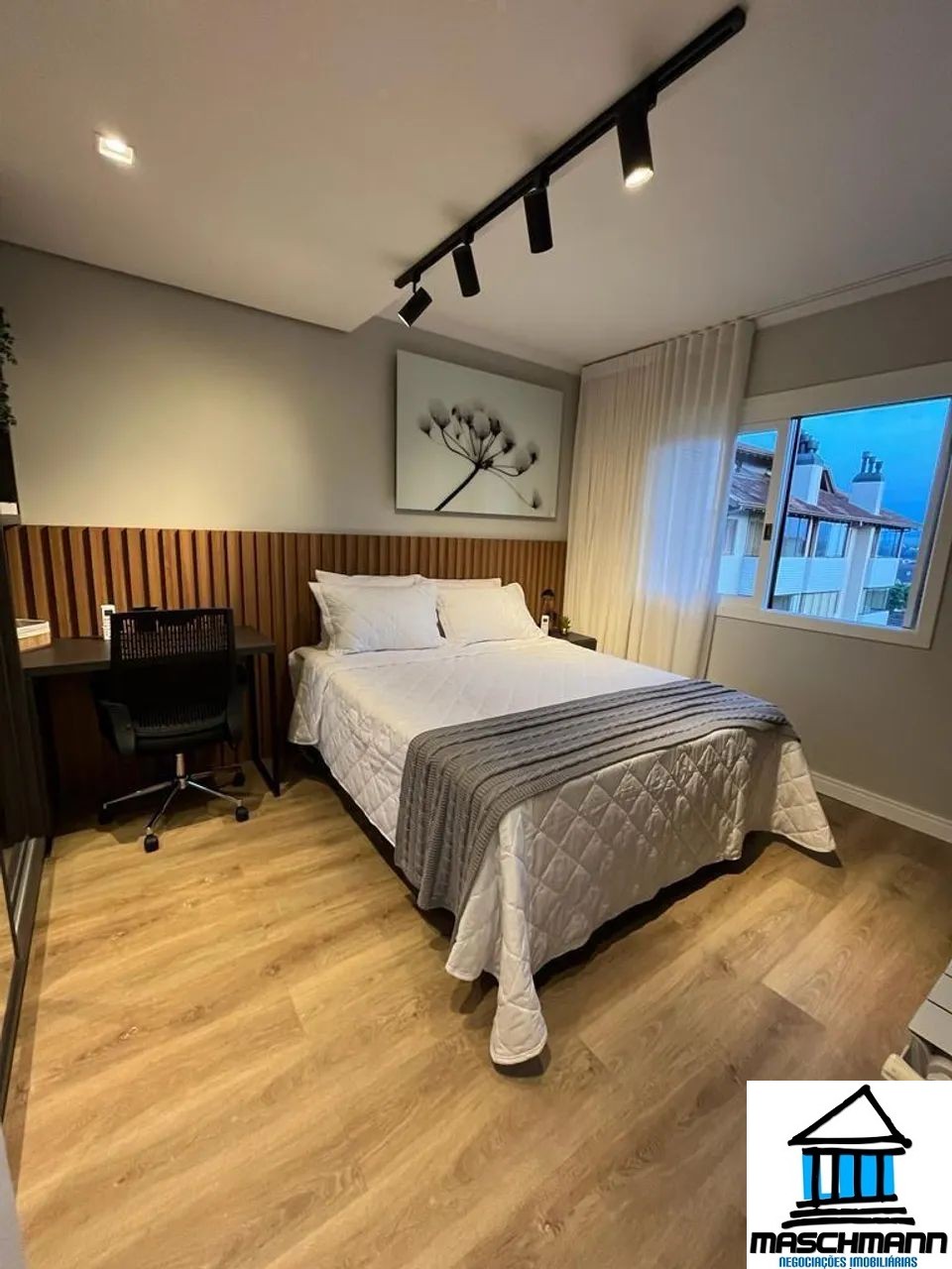 Apartamento mobiliado de 2 dormitórios no centro de Gramado