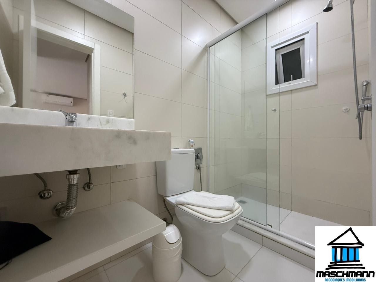 Apartamento mobiliado a 400 metros de rua coberta de Gramado