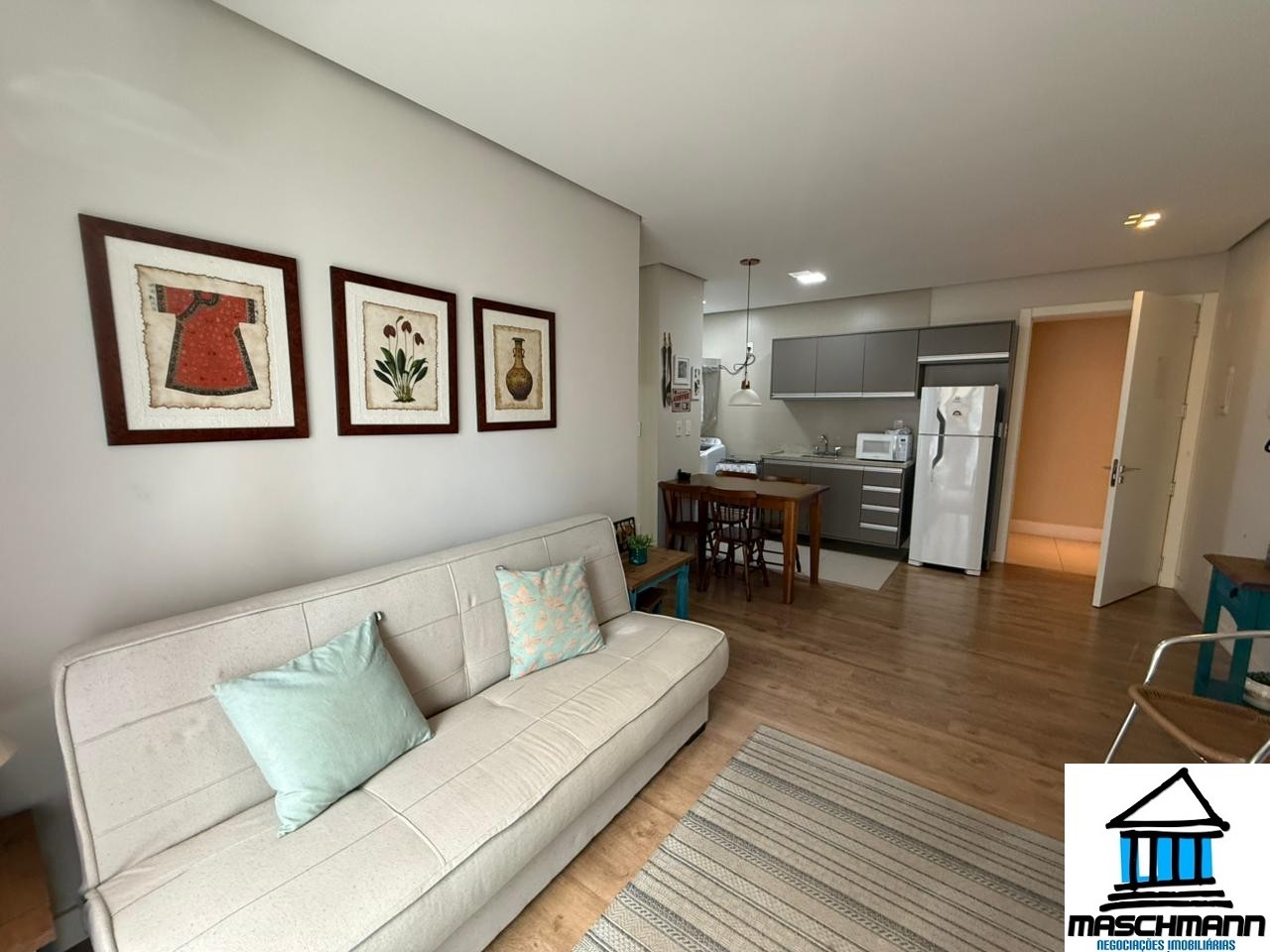 Apartamento mobiliado a 400 metros de rua coberta de Gramado