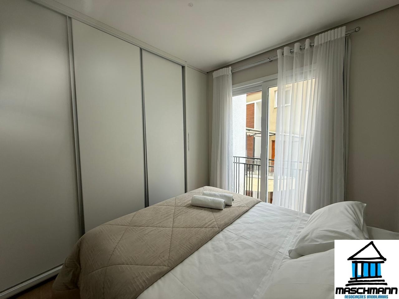 Apartamento mobiliado a 400 metros de rua coberta de Gramado