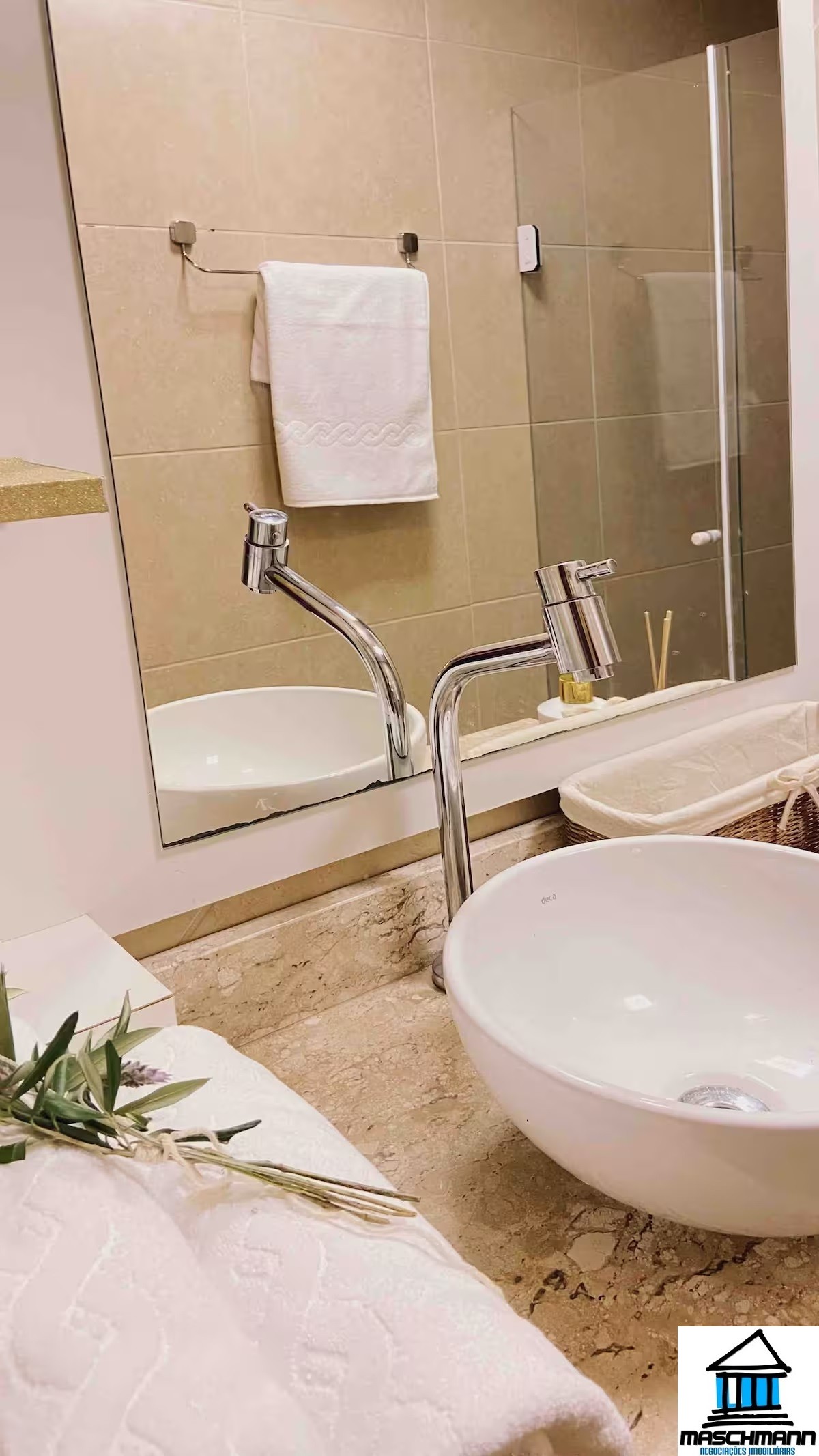 Apartamento mobiliado com condição facilitada de pagamento em 98x em Gramado