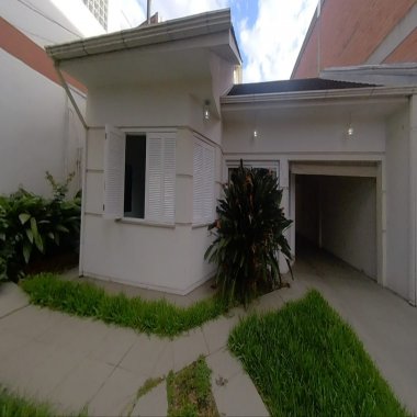 Casa bem localizada com 5 dormitórios em Esteio, RS