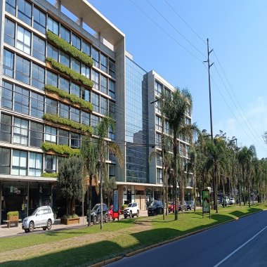 Apartamento de 2 dormitorios com suíte finamente mobiliado em Xangri-lá, RS