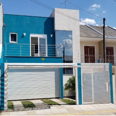 Sobradao mobiliado de 3 dormitórios com suíte em excelente localização de Canoas